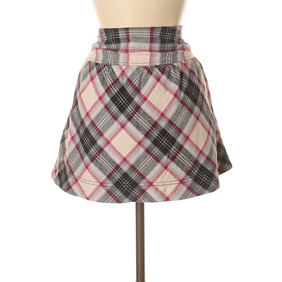 Size 7 Plaid Roxy mini skirt - Picture 2 of 2